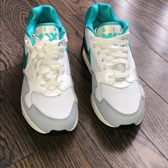 Nike Air Max Sneaker Shoe - Picture 5 of 7